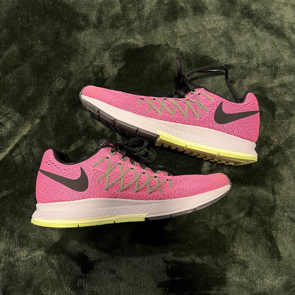 Nike women’s size 8 zoom pegasus 32